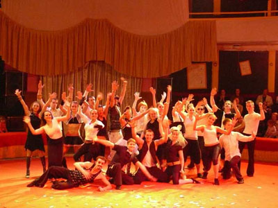 Students of the circus college will go to France