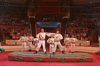 Didyk Troupe. Акробаты на качелях