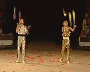 Жонглеры Романтики г. Омск. Всероссийский фестиваль любительских цирковых коллективов в Омске Под куполом мечты
