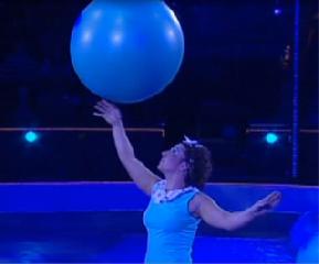 Tatiana Konobas. Акробатика на шарах. 8 цирковой фестиваль в Будапеште 2010 г.