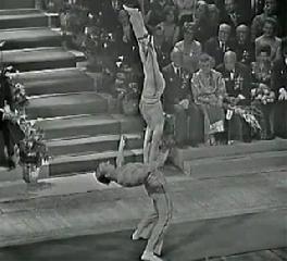 Б. Лавин и В. Канарский. Силовые акробаты. Торжественный вечер 75 лет МХАТ
