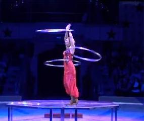   () -  /Alesya Gulevich (Belarus) hula-hoops 