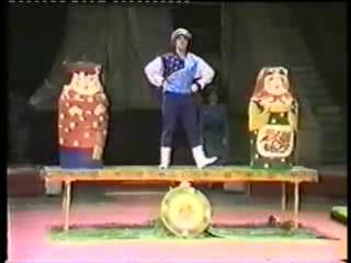 Акробаты на столах. Рахматулины