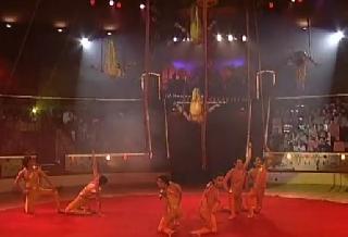 Hebei Troupe. Воздушная гимнастика. Ремни