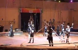Эквилибристы на першах -